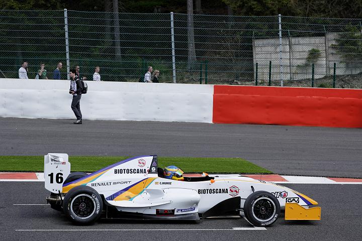 VI7M8450.jpg